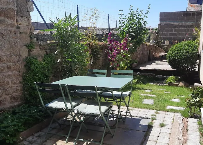 Le Duclos, Appartement Rez-De-Jardin Dinan Centre